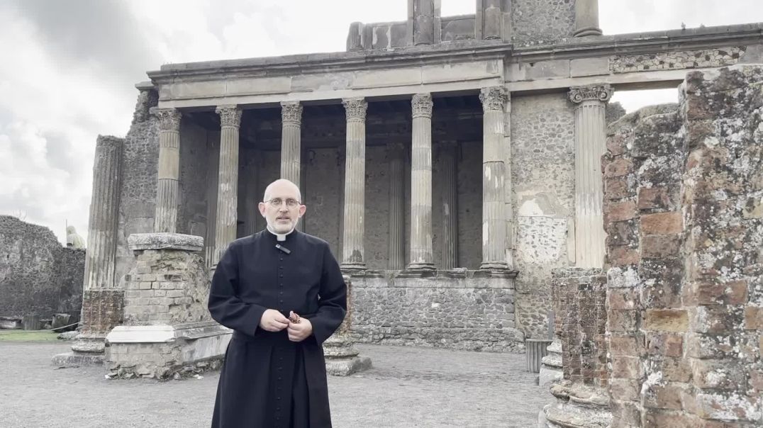 ⁣Father Pillari in Pompeii, Italy - October 2023