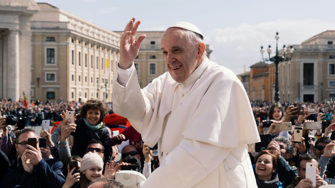 ⁣Gratitude for Pope Francis's Encyclical on The Heart